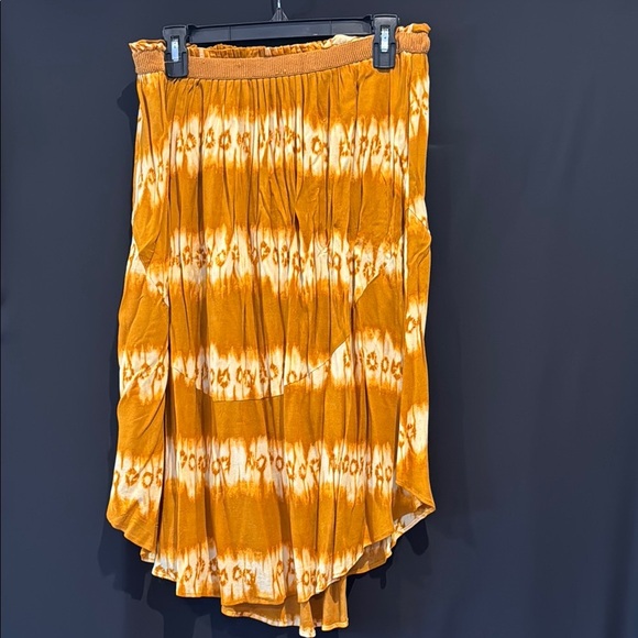 H & M Stylish Burnt Orange Tie-Dye Skirt, size 12 - Picture 5 of 6